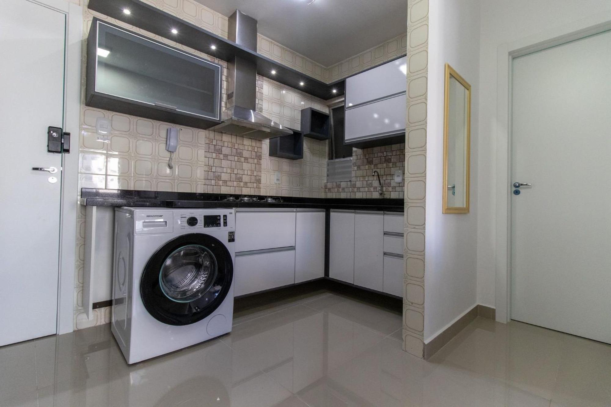 Apartamento Mtey83 - 1 Dorm, Av. Brasil, Climatizado, Garagem
